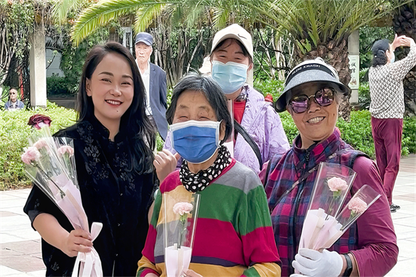 辰民集团——共度温馨母亲节！